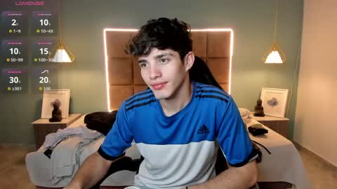 ALejoo Saenz online show from 04.15.26