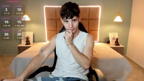 Snapshot of alejootwink chatting on 04.28.26 ALejoo Saenz online show from 04.28.26