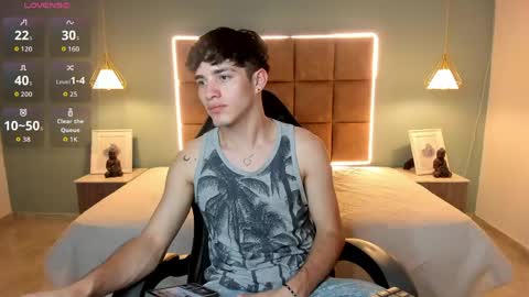 Snapshot of alejootwink chatting on 04.29.26 ALejoo Saenz online show from 04.29.26