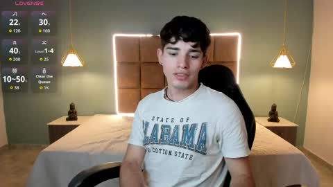 Snapshot of alejootwink chatting on 05.04.26 ALejoo Saenz online show from 05.04.26