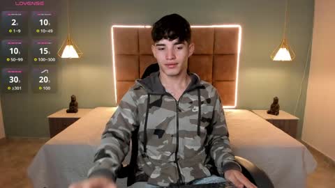 Snapshot of alejootwink chatting on 05.15.26 ALejoo Saenz online show from 05.15.26
