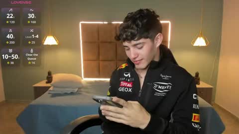 Snapshot of alejootwink chatting on 05.25.26 ALejoo Saenz online show from 05.25.26