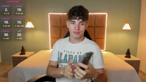 Snapshot of alejootwink chatting on 06.03.26 ALejoo Saenz online show from 06.03.26