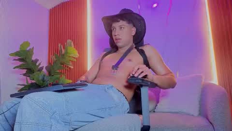 Snapshot of alejostonevg chatting on 02.06.26 Alejo online show from 02.06.26