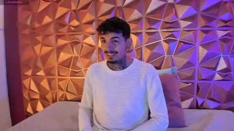 aleking13 online show from 10.17.25