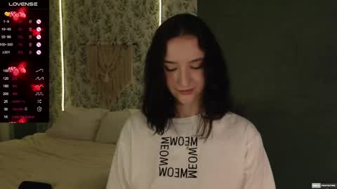 Snapshot of alena_navi chatting on 02.13.25 Alena online show from 02.13.25