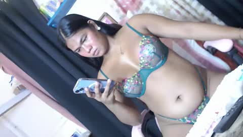 Snapshot of alena_sanggre69 chatting on 04.30.26 Kimmygirl online show from 04.30.26