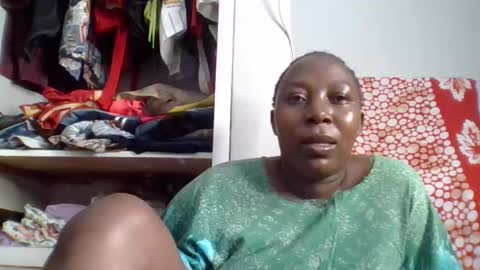 Snapshot of alesha_ chatting on 10.31.25 Noreen Kennth and Emilly online show from 10.31.25