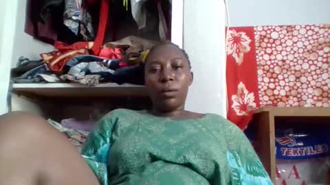 Snapshot of alesha_ chatting on 11.01.25 Noreen Kennth and Emilly online show from 11.01.25