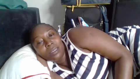 Snapshot of alesha_ chatting on 11.10.25 Noreen Kennth and Emilly online show from 11.10.25