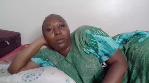 Snapshot of alesha_ chatting on 11.30.25 Noreen Kennth and Emilly online show from 11.30.25