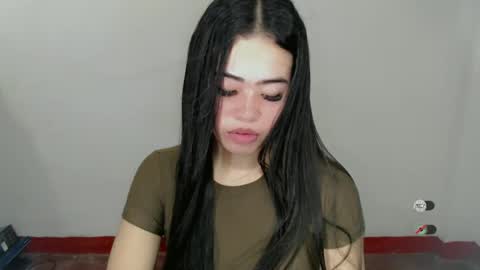 Snapshot of alesha_vibe_me chatting on 12.13.24 alesha_vibe_me online show from 12.13.24