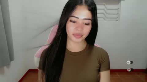 Snapshot of alesha_vibe_me chatting on 12.24.24 alesha_vibe_me online show from 12.24.24