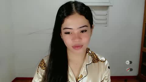 Snapshot of alesha_vibe_me chatting on 02.05.25 alesha_vibe_me online show from 02.05.25