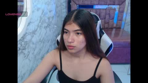 Snapshot of alesia_v chatting on 05.14.26 Live 1000pm 600am COLOMBIAN HOUR online show from 05.14.26