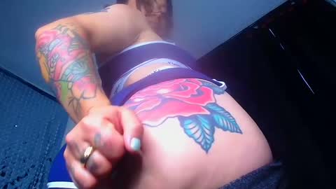 QUEEN OFF MILk  IM BACK  15 NOV online show from 02.07.25