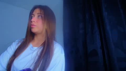 QUEEN OFF MILk  IM BACK  15 NOV online show from 02.21.25