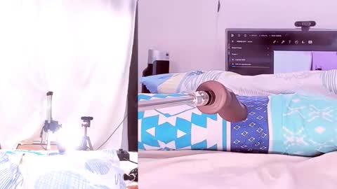 Snapshot of aleska_james chatting on 09.22.25 aleska_james online show from 09.22.25