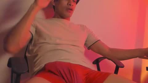 Snapshot of aless204 chatting on 02.18.26 aless online show from 02.18.26