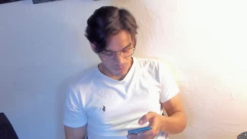 Snapshot of aless204 chatting on 02.19.26 aless online show from 02.19.26