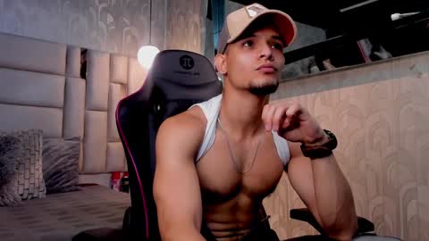 Snapshot of aless_king chatting on 12.20.24 Alessandro King online show from 12.20.24