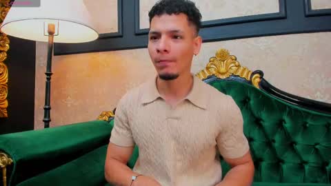 Snapshot of aless_king chatting on 02.19.25 Alessandro King online show from 02.19.25