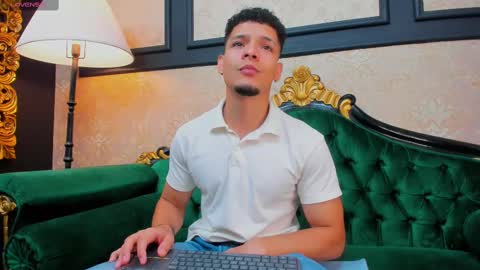 Snapshot of aless_king chatting on 02.22.25 Alessandro King online show from 02.22.25