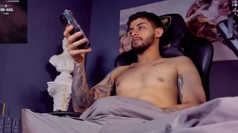 Snapshot of alessandro_duty chatting on 02.22.25 Alessandro INDEPENDENT MODEL online show from 02.22.25