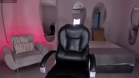 ALESSA ROMERO  online show from 11.13.25