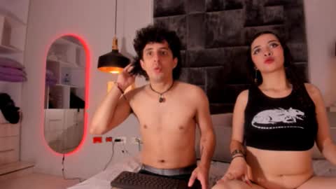 Snapshot of alessia_and_damian chatting on 12.21.25 alessia and damian online show from 12.21.25