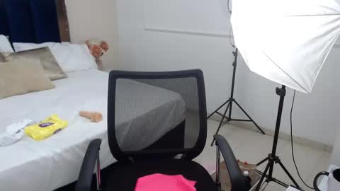 ALESSIA online show from 02.17.25