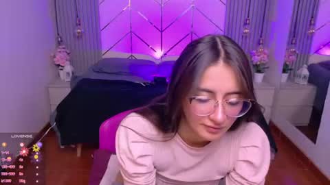 Snapshot of alessia_moore chatting on 06.19.26 Alessia online show from 06.19.26