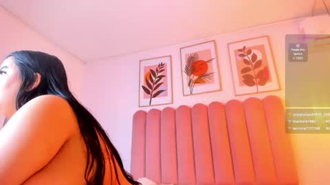 Snapshot of alessiaowen_ chatting on 04.11.26 alessiaowen_ online show from 04.11.26