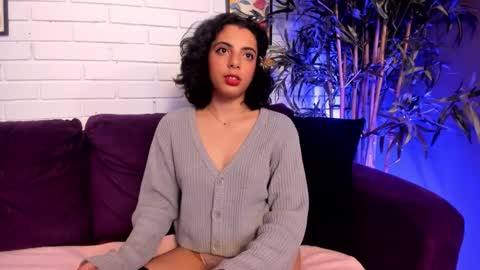 alessiia__ online show from 10.05.25