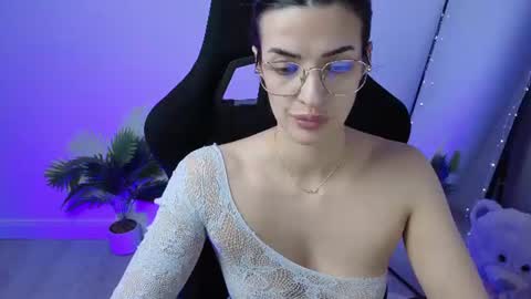 Snapshot of alessyaaa chatting on 06.18.26 Ale online show from 06.18.26
