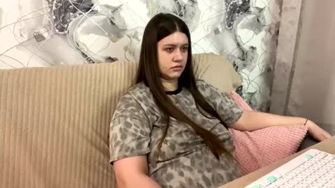 Aletta Oushen online show from 02.19.25