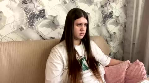 Aletta Oushen online show from 02.28.25