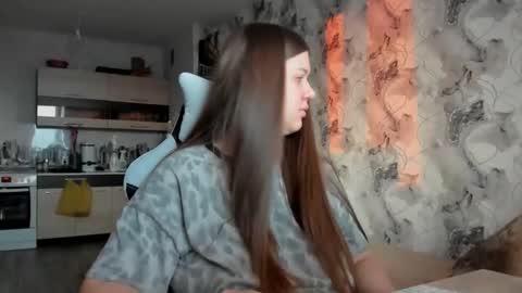 Aletta Oushen online show from 11.19.25