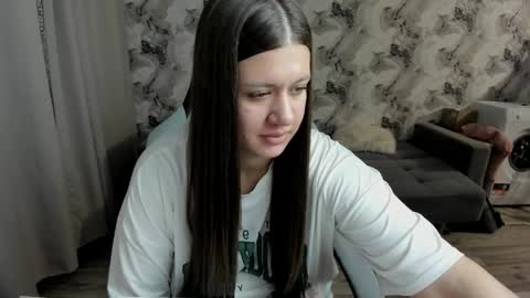 Snapshot of aletta_oushen chatting on 04.01.26 Aletta Oushen online show from 04.01.26