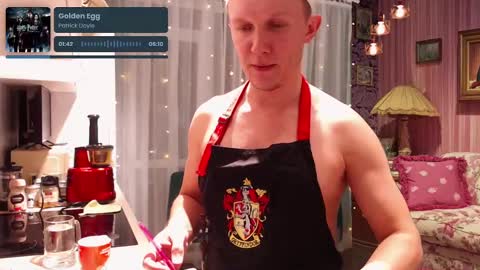 Alex Amazing online show from 02.20.25