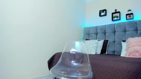 Snapshot of alex_cute77 chatting on 01.24.25 alex online show from 01.24.25