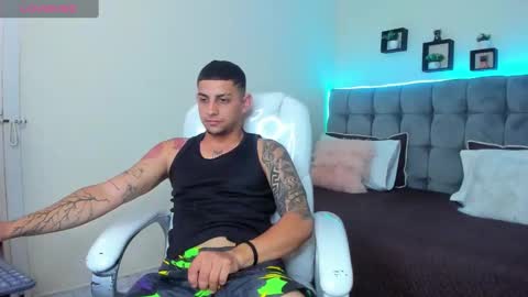 Snapshot of alex_cute77 chatting on 02.03.25 alex online show from 02.03.25