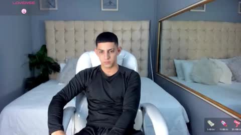 Snapshot of alex_cute77 chatting on 09.12.25 alex online show from 09.12.25