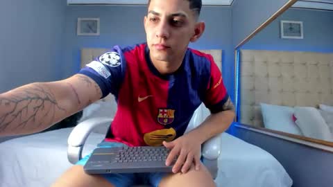 Snapshot of alex_cute77 chatting on 09.16.25 alex online show from 09.16.25