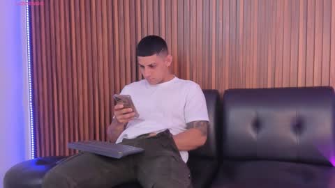 Snapshot of alex_cute77 chatting on 01.19.26 alex online show from 01.19.26