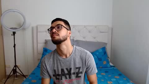 alex_jus1 online show from 10.25.25