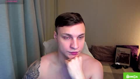 Snapshot of alex_milson chatting on 04.26.26 alex_milson online show from 04.26.26