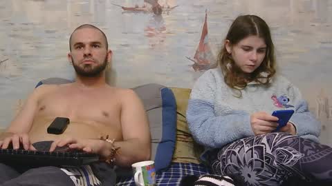 Alex and Sarah online show from 04.08.26