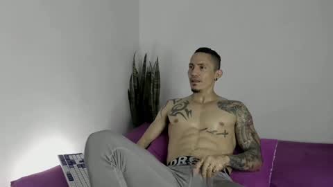 Snapshot of alex_sthorm chatting on 12.20.24 alex_sthorm online show from 12.20.24