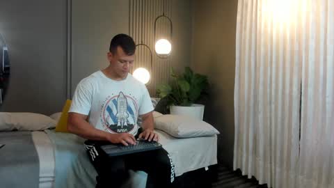 Alex Towers online show from 12.31.24